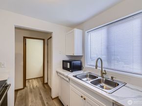 21908 56th Avenue W D5, Mountlake Terrace WA 98043