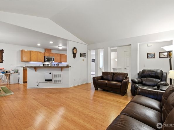2733 143rd Street SW 35D, Lynnwood WA 98087