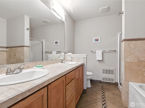 2733 143rd Street SW 35D, Lynnwood WA 98087