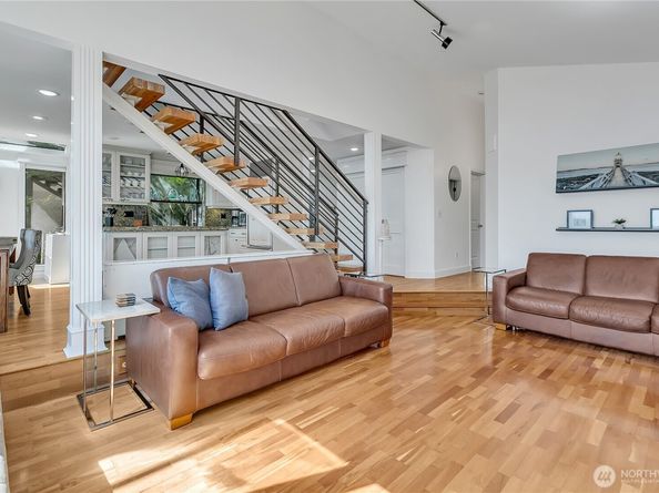 1310 Lakeside Avenue S, Seattle WA 98144