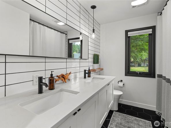 15108 238th Avenue SE, Issaquah WA 98027