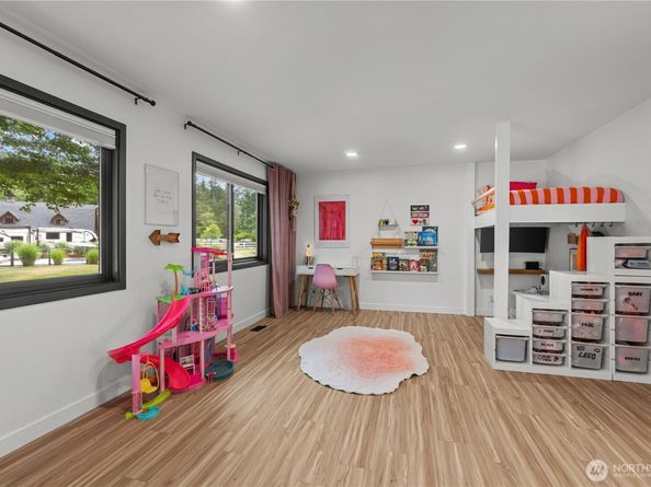 15108 238th Avenue SE, Issaquah WA 98027