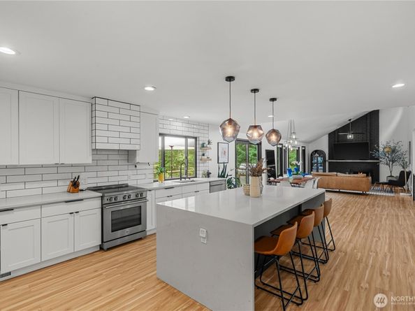 15108 238th Avenue SE, Issaquah WA 98027