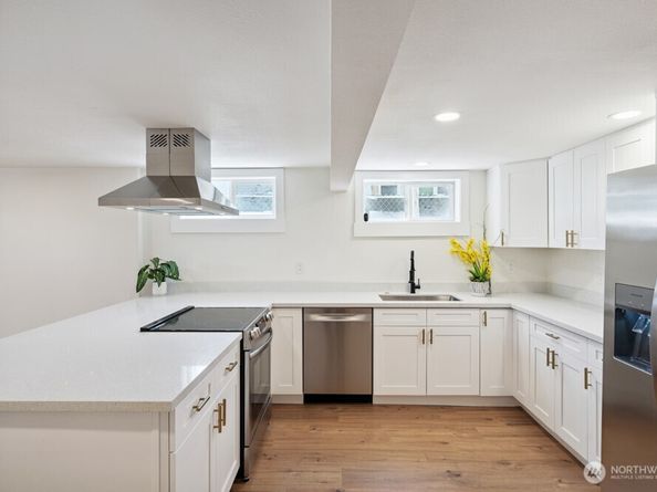 12001 64th Avenue S, Seattle WA 98178