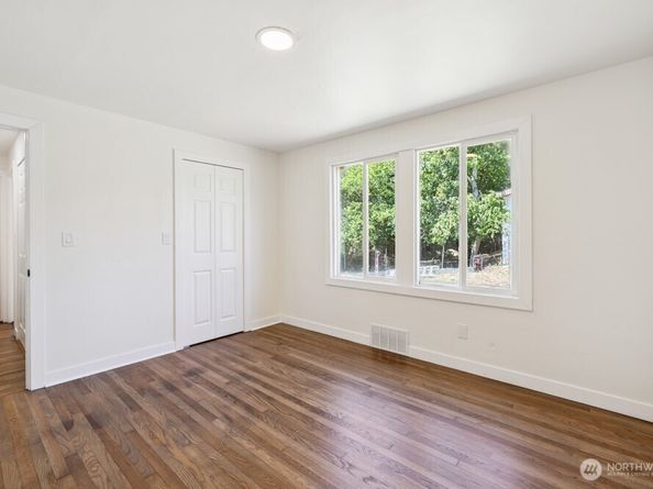 12001 64th Avenue S, Seattle WA 98178