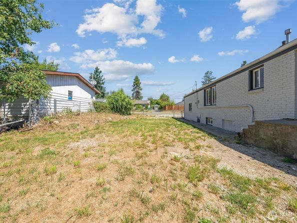 12001 64th Avenue S, Seattle WA 98178