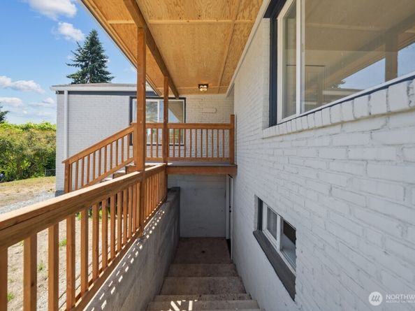 12001 64th Avenue S, Seattle WA 98178