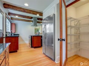 2463 26th Avenue E, Seattle WA 98112