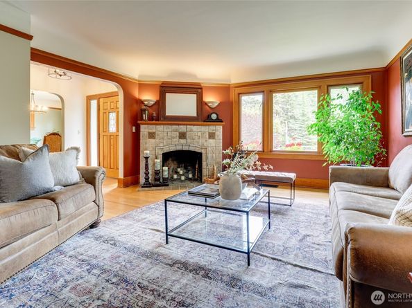 2463 26th Avenue E, Seattle WA 98112
