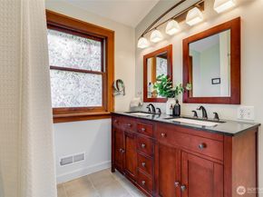 2463 26th Avenue E, Seattle WA 98112