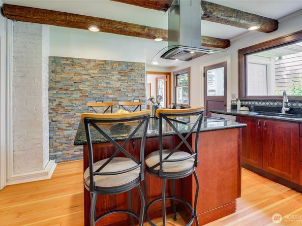 2463 26th Avenue E, Seattle WA 98112
