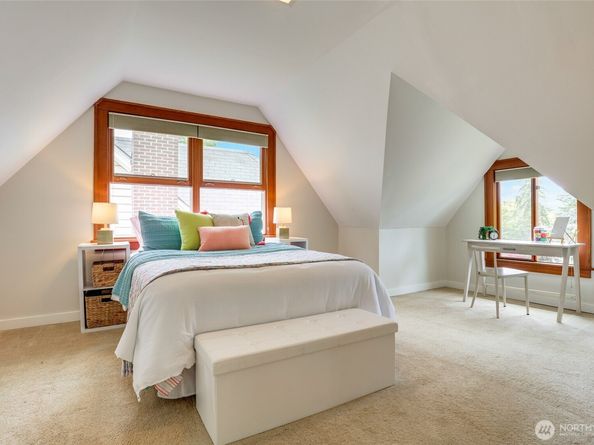 2463 26th Avenue E, Seattle WA 98112