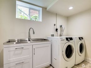 2463 26th Avenue E, Seattle WA 98112