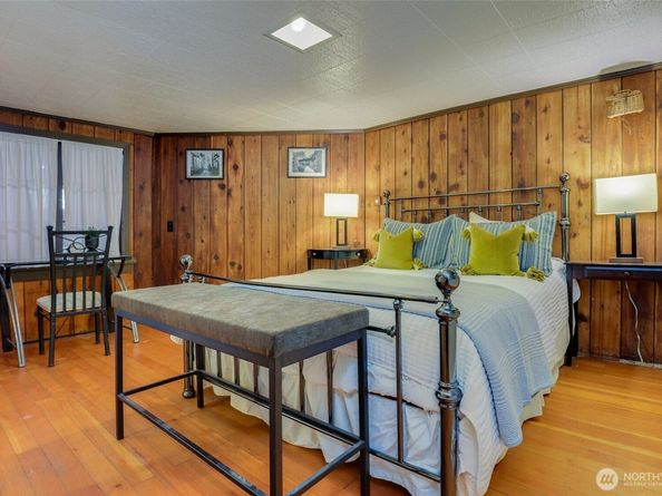 2463 26th Avenue E, Seattle WA 98112