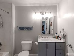321 10th Avenue S 618, Seattle WA 98104