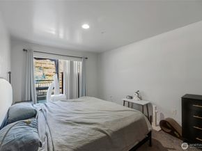 321 10th Avenue S 618, Seattle WA 98104