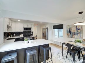 8222 35th Avenue SW, Seattle WA 98126