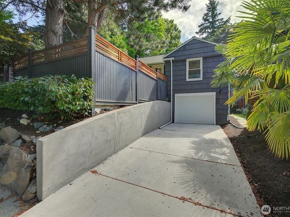 8222 35th Avenue SW, Seattle WA 98126