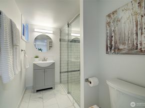 8222 35th Avenue SW, Seattle WA 98126