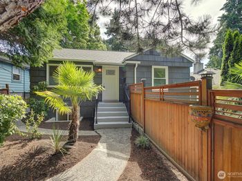 8222 35th Avenue SW
