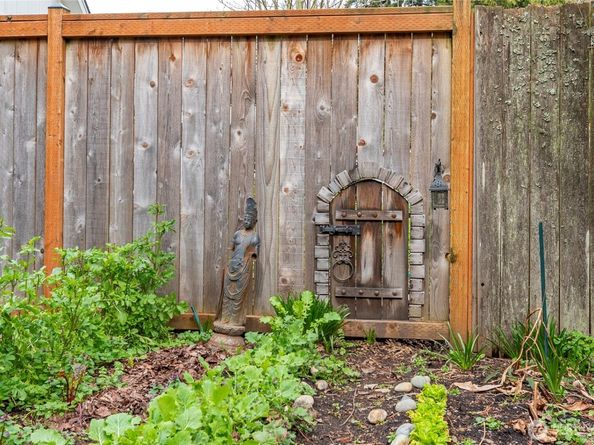 11008 Dayton Avenue N, Seattle WA 98133