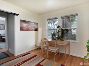 11008 Dayton Avenue N, Seattle WA 98133
