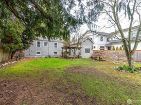 11008 Dayton Avenue N, Seattle WA 98133
