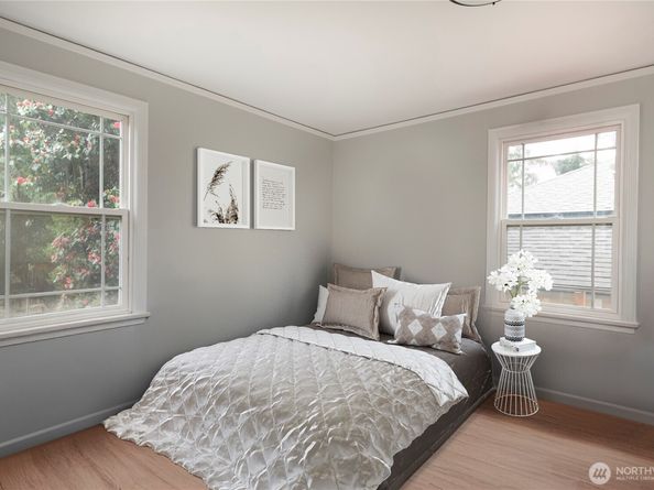 11008 Dayton Avenue N, Seattle WA 98133