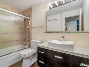 750 Crockett Street 403, Seattle WA 98109