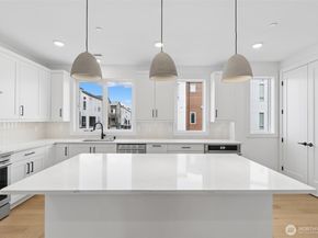 12201 137th Place NE 2502, Redmond WA 98052