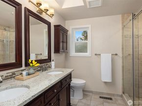 4222 205th Place NE, Sammamish WA 98074