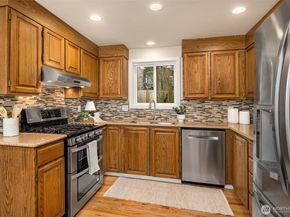 4222 205th Place NE, Sammamish WA 98074