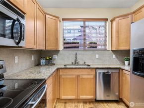 16528 2nd Park SE, Bothell WA 98012