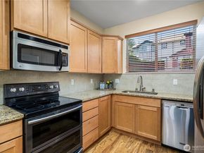 16528 2nd Park SE, Bothell WA 98012