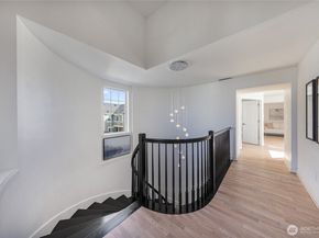 1314 Pine Crest Cir NE, Issaquah WA 98029