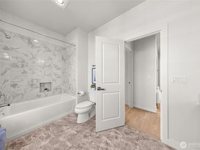 1314 Pine Crest Cir NE, Issaquah WA 98029