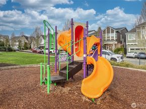 1314 Pine Crest Cir NE, Issaquah WA 98029