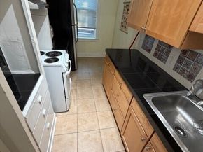 901 NE 43rd Street 106, Seattle WA 98105