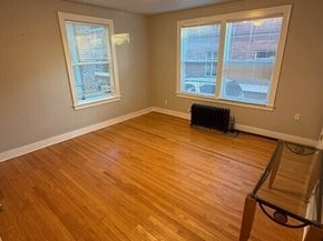 901 NE 43rd Street 106, Seattle WA 98105