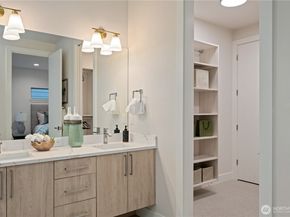 8717 126th Avenue NE, Kirkland WA 98033