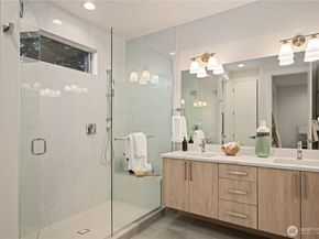 8717 126th Avenue NE, Kirkland WA 98033