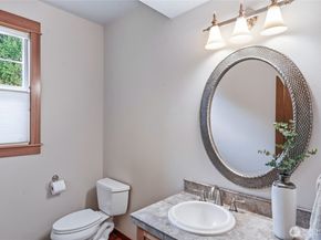 24502 NE 27th Place, Sammamish WA 98074