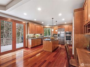 24502 NE 27th Place, Sammamish WA 98074