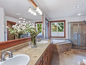 24502 NE 27th Place, Sammamish WA 98074