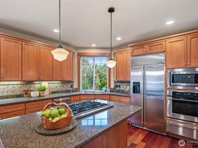 24502 NE 27th Place, Sammamish WA 98074