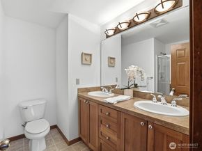 18410 36th Avenue W C, Lynnwood WA 98037