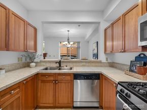 18410 36th Avenue W C, Lynnwood WA 98037