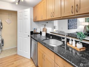 5901 Phinney Avenue N 106, Seattle WA 98103