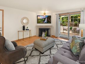 215 9th Street D101, Kirkland WA 98033