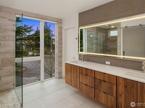 1400 Olympic Way W, Seattle WA 98119